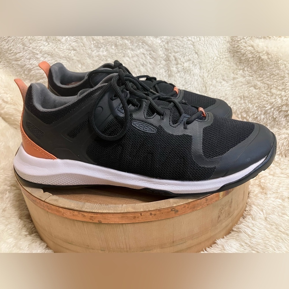 Keen Explore Vent Women's Trail Hiking Shoes  Black & White Size 10